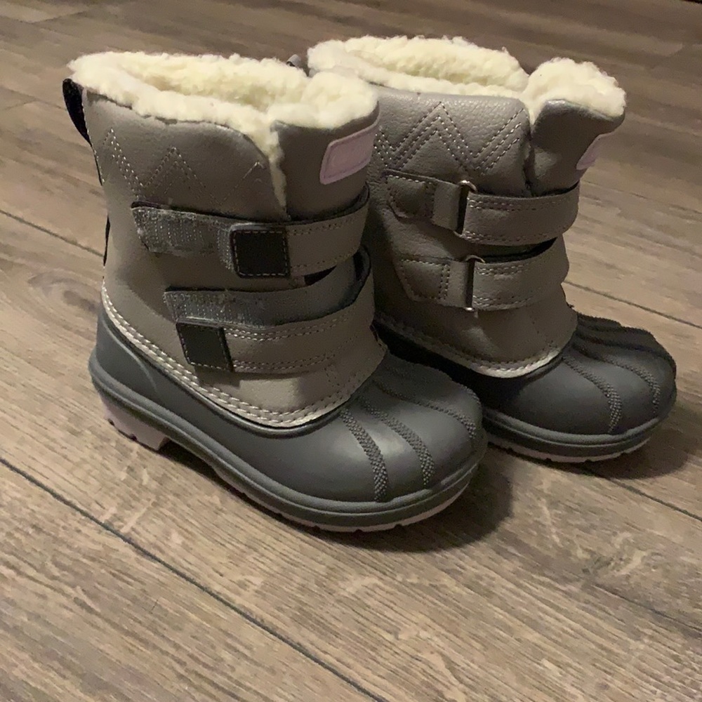 Cat and jack winter boots size 8